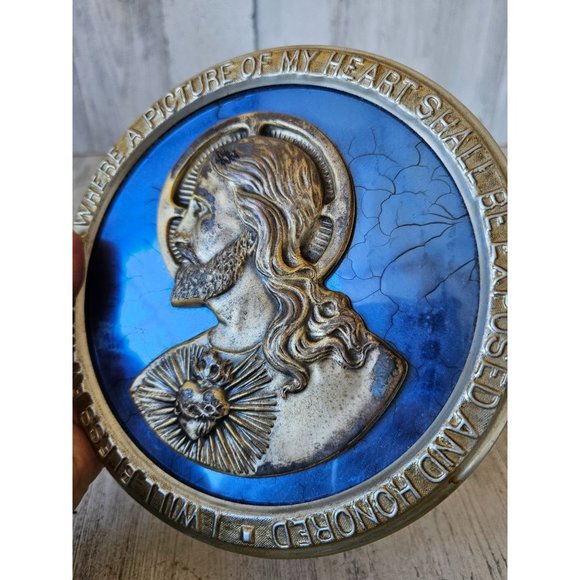 Jesus hanging heart vintage religious decor statue - Picture 3 of 6